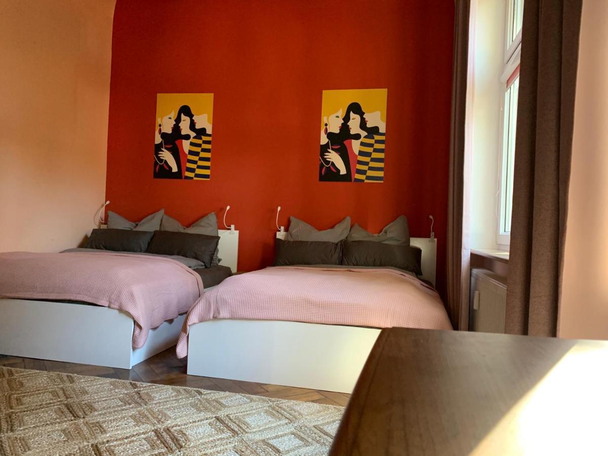 Apartment 25 *